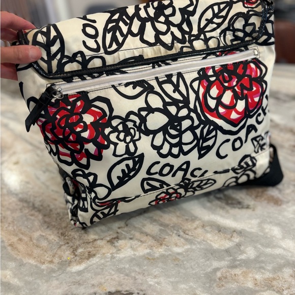 Rare Coach Kyra poppy messenger bag. - Picture 4 of 9